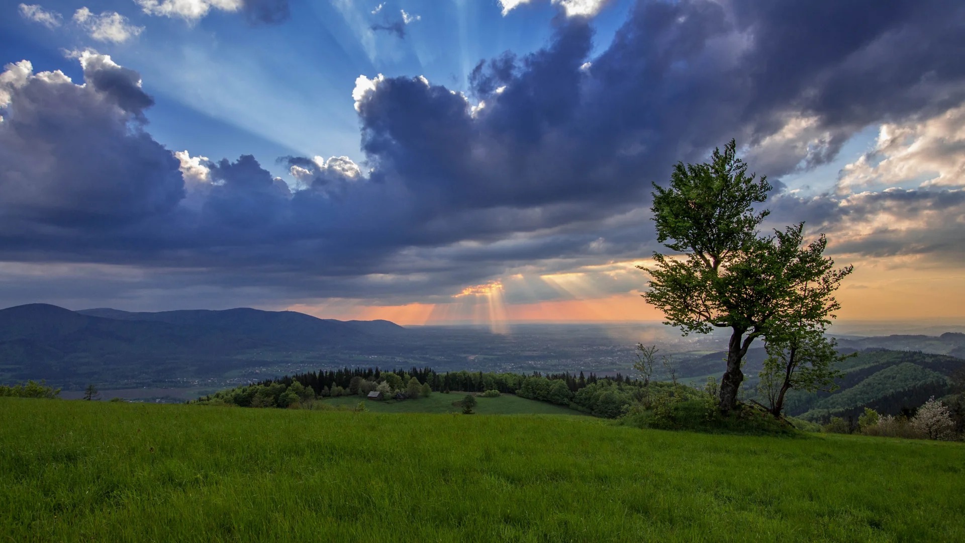 Západ slunce nad Beskydami